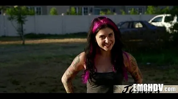 Hiển thị Babe with tattoos 251 lái xe Clips
