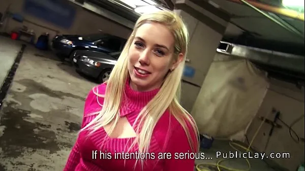 Hiển thị Female boss wanking cock in public garage lái xe Clips
