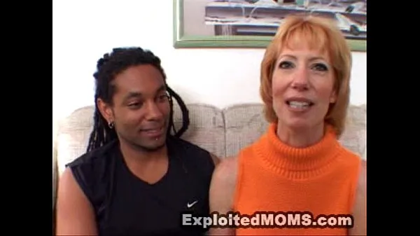 Näytä Sexy Older Moms Loves Fucking Big Black Cock in Interracial Video ajoleikettä