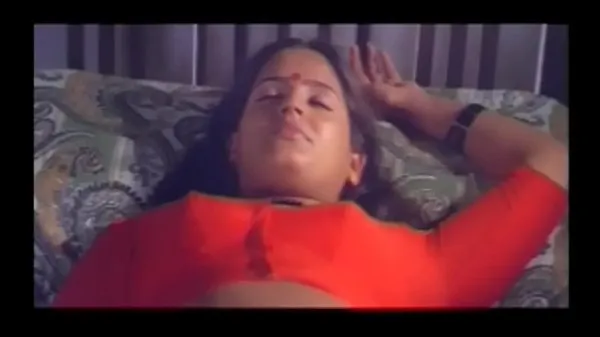 Show Young Boy tempting and Raiding the Mallu Aunty drive Clips