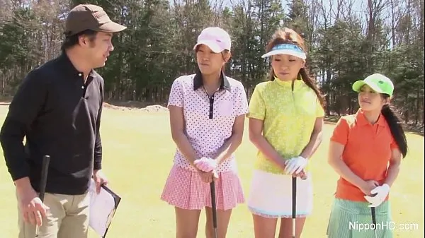 Vis Asian teen girls plays golf nude stasjonsklipp