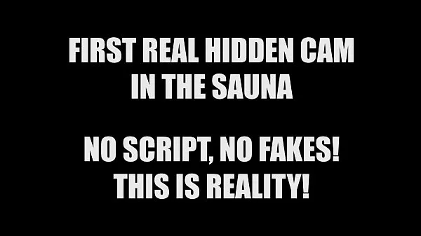 显示Voyeur Sauna Spy Cam Caught Girls in Public Sauna驱动器剪辑