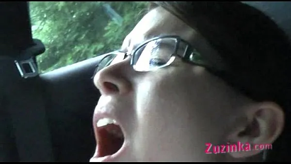 Wet pussy in a car meghajtó klip megjelenítése