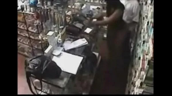 Tampilkan Real ! Employee getting a Blowjob Behind the Counter drive Klip