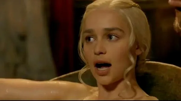 Tunjukkan Emilia Clarke Game of Thrones S03 E08 Klip pemacu