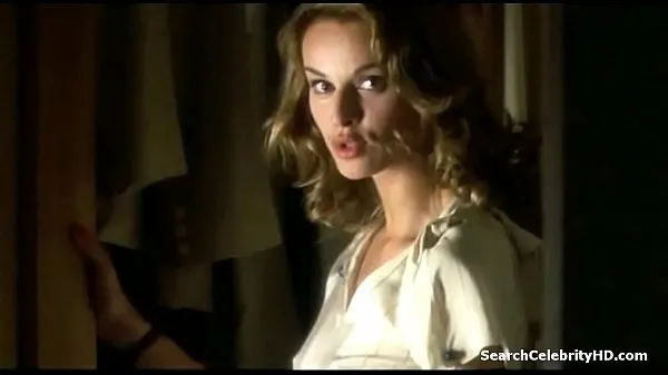 Show Kasia Smutniak - Inspector De Luca S01E01 (2008 drive Clips