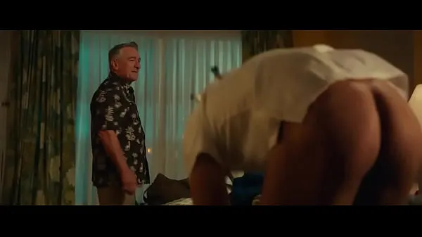 Zac Efron Nude in Dirty Grandpa meghajtó klip megjelenítése