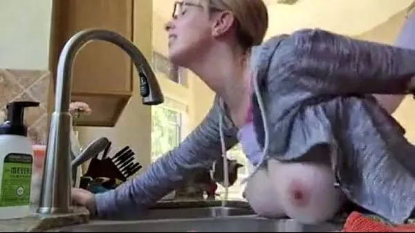 they fuck in the kitchen while their play meghajtó klip megjelenítése