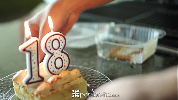 Zobraziť Passion-HD - Cassidy Ryan naughty 18th birthday gift klipy z jednotky