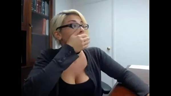 แสดง secretary caught masturbating - full video at girlswithcam666.tk คลิปการขับเคลื่อน