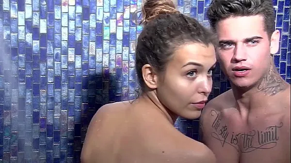 Visa Adam & Melani shower sex part 1 Eden Hotel enhetsklipp