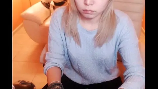 Prikaži Confused Depressed Blonde Bitch is Waiting for Your Cum on Her Beautiful Face posnetke pogona