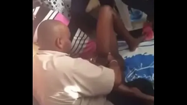Pokaż klipy Ugandan Doctor teach how ladies squirt napędu