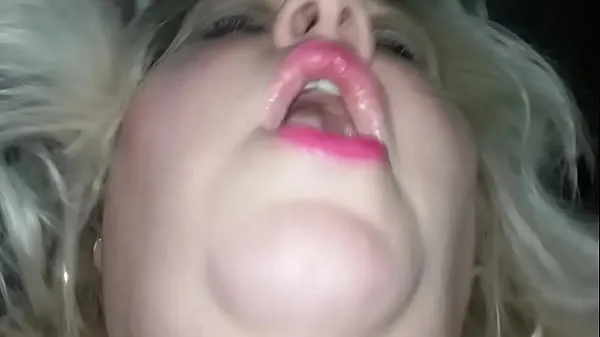 Pokaż klipy Fat BBW Chubby Slut has Trembling shivering wiggling Orgasm during Gangbang napędu