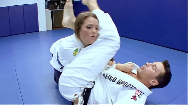 Εμφάνιση κλιπ μονάδας δίσκου Horny Karate students fucks with her trainer after a good karate session