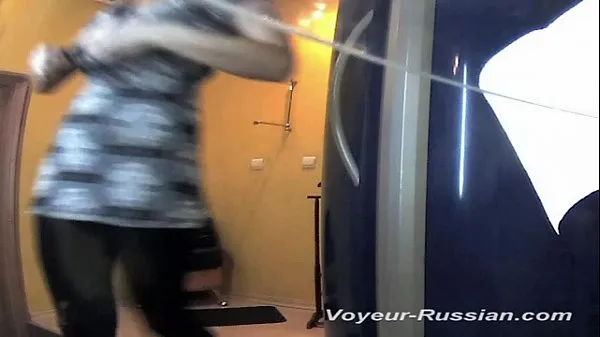 voyeur-russian LOCKERROOM 120903 meghajtó klip megjelenítése