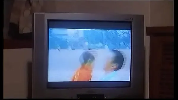 Mostra The Japanese Wife Next Door (2004 clip dell'unità