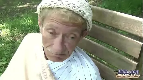 Zobraziť Old Young Porn Teen Gold Digger Anal Sex With Wrinkled Old Man Doggystyle klipy z jednotky