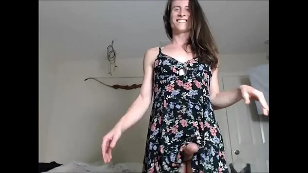 Visa Shemale in a Floral Dress Showing You Her Pretty Cock enhetsklipp