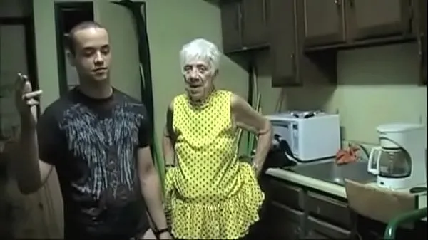 Show GRANNY IN KITCHEN drive Clips