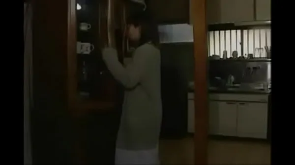 Vis Japanese hungry wife catches her husband stasjonsklipp