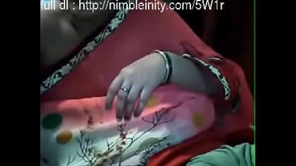 mallu aunty big boobs nipple hard press meghajtó klip megjelenítése