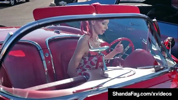 Pokaż klipy Canadian Cougar Shanda Fay Sucks & Fucks In Vintage Dress napędu