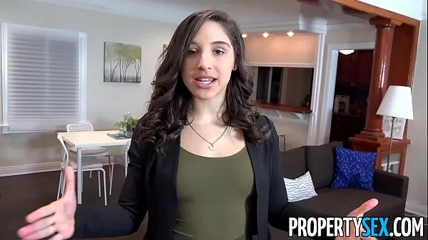 PropertySex - College student fucks hot ass real estate agent meghajtó klip megjelenítése
