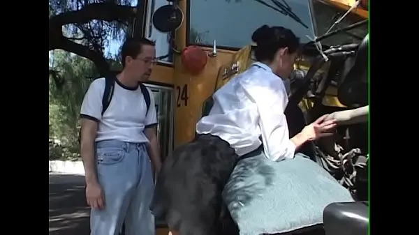 Pokaż klipy Schoolbusdriver Girl get fuck for repair the bus - BJ-Fuck-Anal-Facial-Cumshot napędu