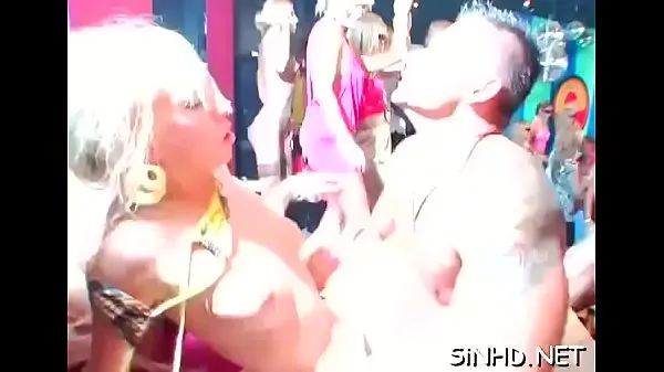 Party fucking porn meghajtó klip megjelenítése