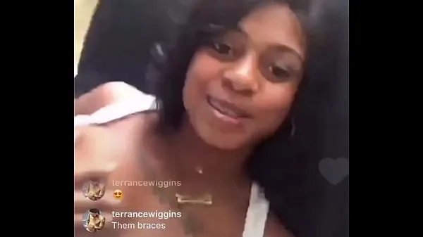 Vis Instagram live nipple slip 3 drev Clips