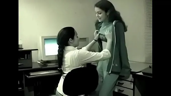 Two young Indian Lesbians have fun in the office 드라이브 클립 표시