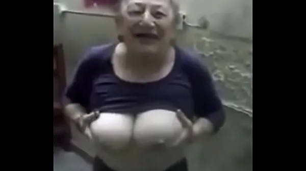 Tampilkan granny show big tits drive Klip