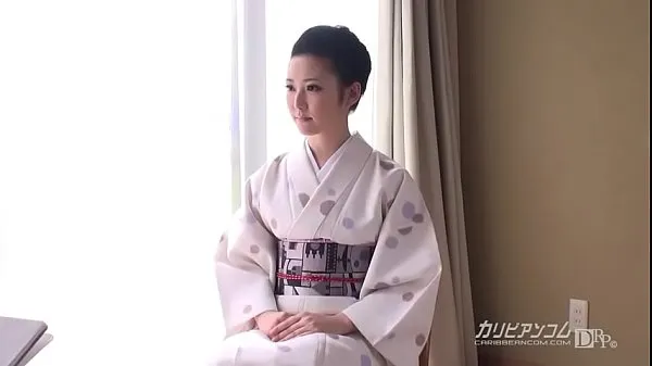 Tunjukkan The hospitality of the young proprietress-You came to Japan for Nani-Yui Watanabe Klip pemacu