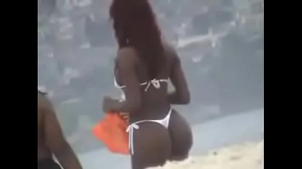 Prikaži Beach bikini mulatto posnetke pogona