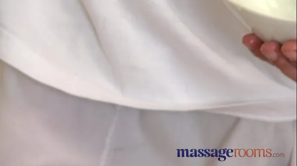 Εμφάνιση κλιπ μονάδας δίσκου Massage Rooms Mature woman with hairy pussy given orgasm