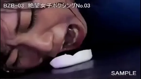 Zobrazit klipy z disku Yuni PUNISHES wimpy female in boxing massacre - BZB03 Japan Sample