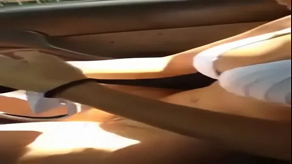 Naked Deborah Secco wearing a bikini in the car meghajtó klip megjelenítése