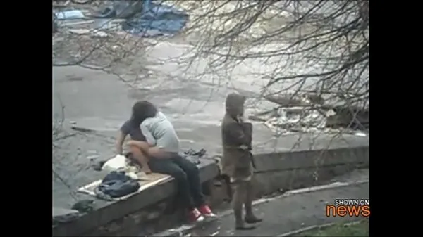 Zobraziť Friend waits while her friend gets tagged in public klipy z jednotky