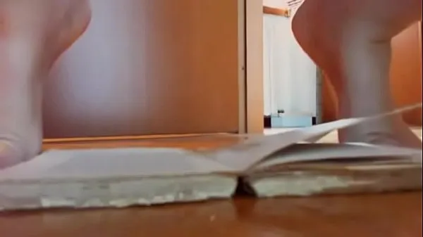 This nun really blasphemous blasphemy and pisses on a prayer book meghajtó klip megjelenítése