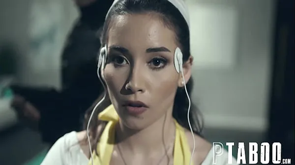 Law Enforcer Audits Young Housewife Aria Lee Lifestyle In Dystopian Future meghajtó klip megjelenítése