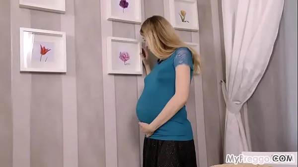 34-Week Pregnant Anetta Fingers Her Hot Clit ڈرائیو کلپس دکھائیں
