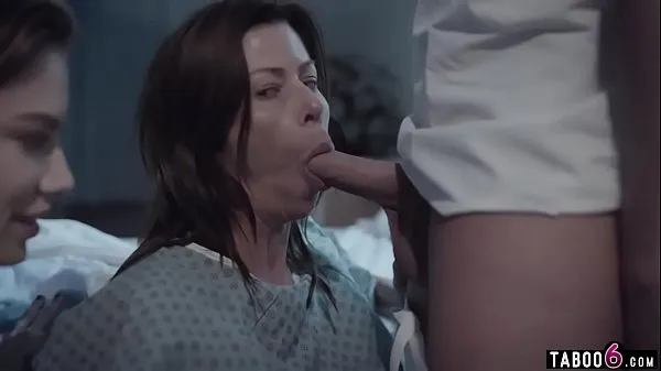 Zobraziť Huge boobs troubled MILF in a 3some with hospital staff klipy z jednotky