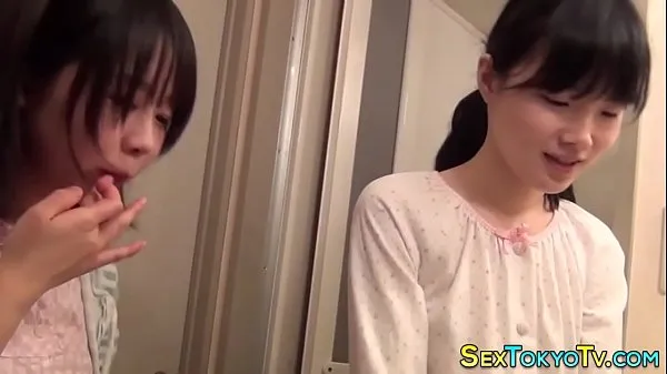 Japanese teen fingering meghajtó klip megjelenítése