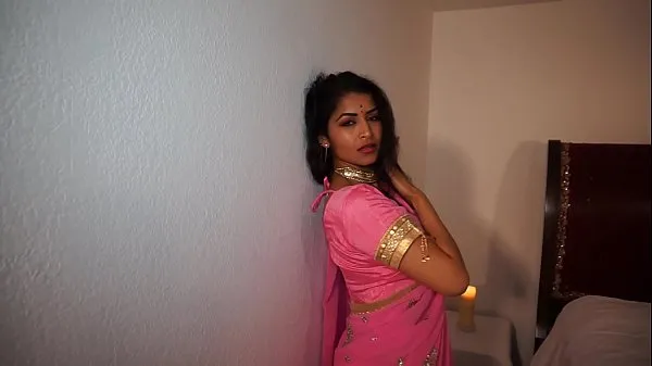 Εμφάνιση κλιπ μονάδας δίσκου Seductive Dance by Mature Indian on Hindi song - Maya