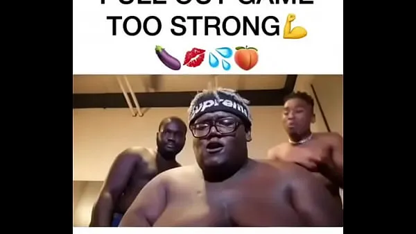 Vis Fat Man Fight To Pull Out Big Black Cock From Pussy stasjonsklipp