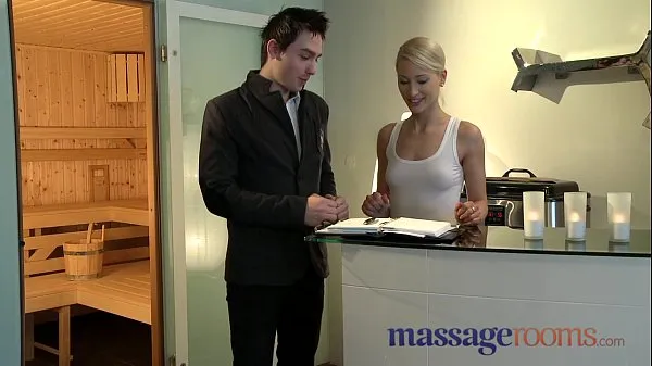 Massage Rooms Uma rims guy before squirting and pleasuring another meghajtó klip megjelenítése