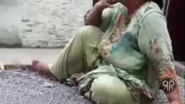 Visa Desi Hot Pakistani Aunty Smoking enhetsklipp