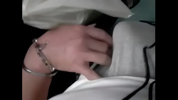 Pokaż klipy Incredible Groping Woman Touches dick in train napędu
