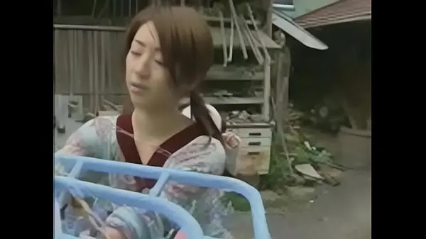 Japanese Young Horny House Wife meghajtó klip megjelenítése